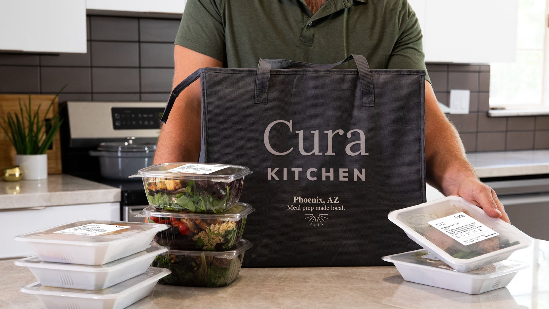 Cura meal prep bag and individual meals